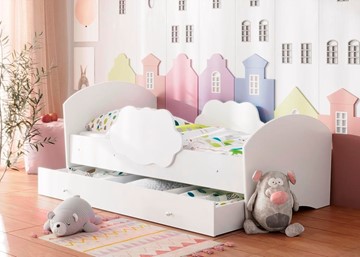 Детская кровать с бортиками Тучка с ящиком, корпус Белый, фасад Белый в Нальчике