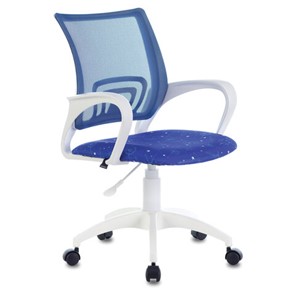 Офисное кресло Brabix Fly MG-396W (с подлокотниками, пластик белый, сетка, темно-синее с рисунком "Space") 532405 в Нальчике